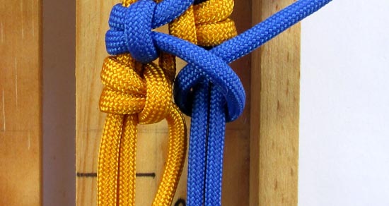 crossed-chain-sennit-paracord-bracelet-tutorial-26-of-28
